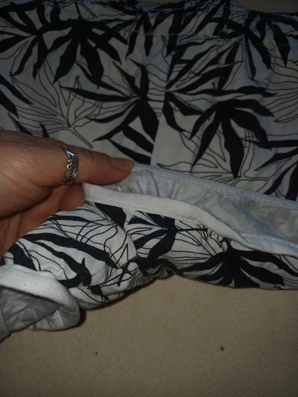 White short with black leaf pattern by Primark, size 36 – photo 6